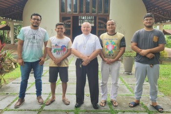 DOM MARCOS REALIZA A VISITA AOS SEMINARISTAS DA DIOCESE, EM MANAUS.